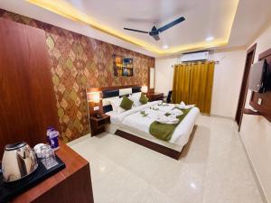 Hotel Golden Crystal Best Hotel in kankarbagh Patna