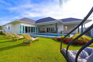 Modern 3 Bedroom Villa! (AS1)