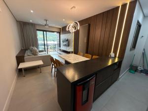 Cód 71 - Apartamento novo a 180 metros do mar