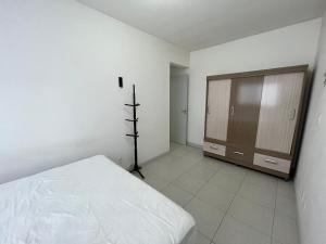 Cód 74 - Apartamento á 80m do mar