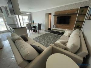 Cód 77 - Apto com 3 dorm e vista mar no Corsário