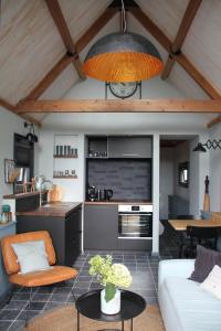 Hoeve Altena Barn-House