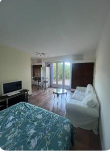 Studio sémaphore piscine gratuite juillet et août parking privé