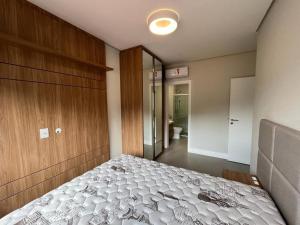 Cód 90 - Apartamento com piscina