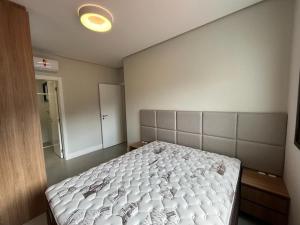 Cód 90 - Apartamento com piscina