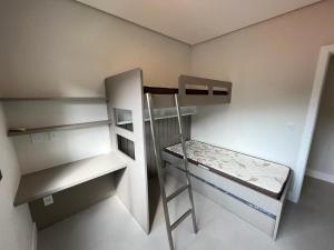 Cód 90 - Apartamento com piscina