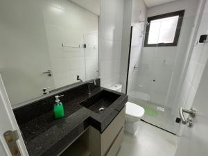 Cód 98 - Belissímo apartamento á 280m do mar