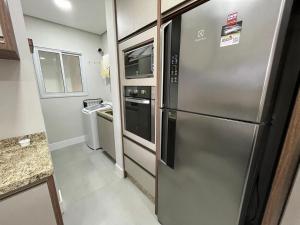 cód 99 - Excelente apartamento 100 metros da praia