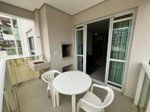 cód 99 - Excelente apartamento 100 metros da praia
