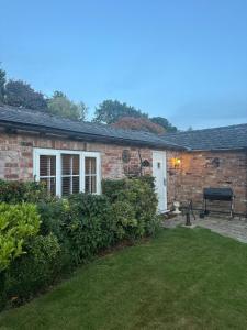 Charming 2-bed cottage in Peover, Cheshire East
