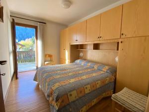 089 Ampio trilocale con doppi servizi, Giustino