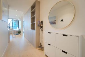 Urban Elegance - 2BR Apt with Beautiful City Views