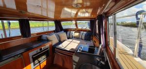 Unieke overnachting op een boot in Giethoorn