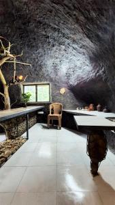 Mamalakandam Rock Cave at Diya Homestay