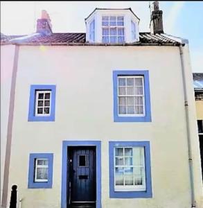 Hope Cottage by the sea