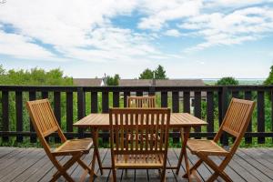 Sunset View Weekend house with lake view, balcony, garden, parking