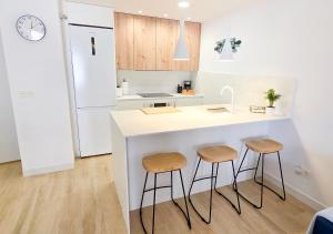 Velilla Seaview with Pool and Parking