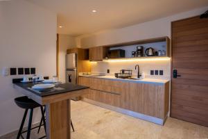 Nomad Studio Fast WiFi and Rooftop Pool