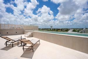 Remote Work Ready Studio with Coworking and Views