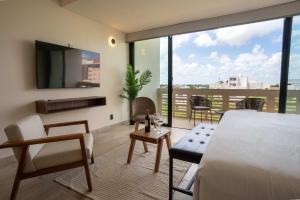 Work and Relax Studio with Rooftop and Workspace