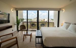 Work and Relax Studio with Rooftop and Workspace