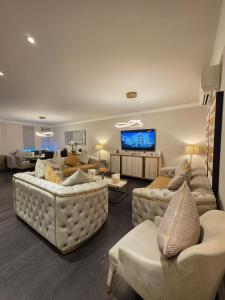 3 Bedrooms Apartment with security 24 hours & concierge