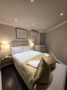 3 Bedrooms Apartment with security 24 hours & concierge