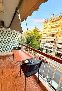 Sunny 1-Bedroom Apt, Close to City Center & Beaches