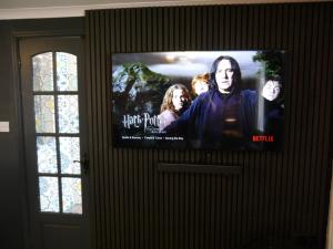 The Shakespeare Lodge - Sleeps up to 12 - 2 HOT TUBS