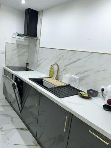 XXL comfort terrace king bed & garage