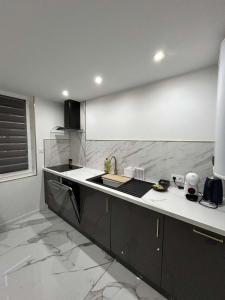 XXL comfort terrace king bed & garage