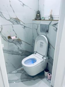 XXL comfort terrace king bed & garage