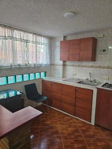 Confortable apartamento tercer piso, cerca al Aeropuerto El Dorado