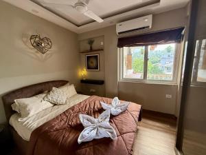 Dishney Den-Luxe 1BHK Stay with pool near Anjuna & Thalassa