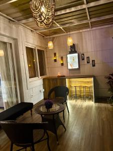 Dishney Den-Luxe 1BHK Stay with pool near Anjuna & Thalassa