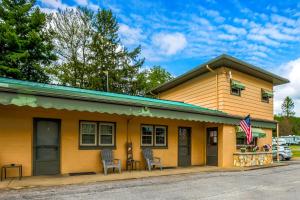 Cadiz Motel by OYO on route 250