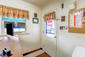 Cadiz Motel by OYO on route 250