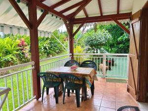 Le Jardin Créole Gîte chaleureux à Trois-Rivières - 3hvězdičkové hotely ve městě Trois-Rivieres