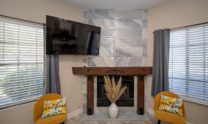 Stylish Lemon 2BR and 3BA Townhouse