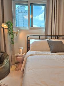 6 minutes from Dongmyo Station in Jongno, Seoul Naksan Park Bukchon Hanok Village Gyeongbokgung Palace