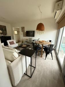 Apartment 5 between 44 and 45