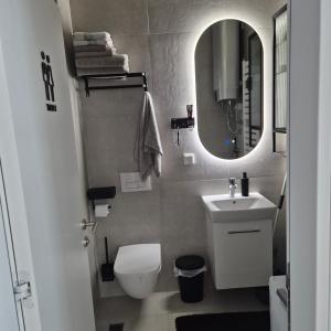 V i N Boutique Apartment