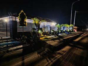 Ocean Breeze Inn Deluxe Apartment