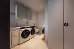 Villa MaK a family Oasis with heated Pool & Nature Views