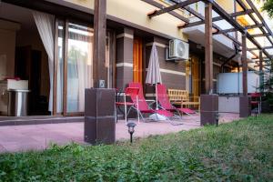 Claire Apartment with Garden