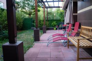 Claire Apartment with Garden