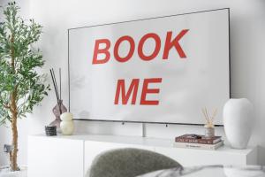 Free housekeeping visits during your stay - StayShort - Sports City Studio sleeps 2 with Swimming Pool