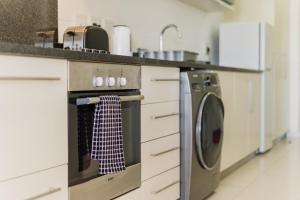 Modern City Apartment with Table Mountain Views