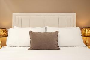 Stylish 2-Bed Apartment -Cardiff City Centre, Next to Stadium