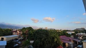 Urban Oasis - Your Modern Haven